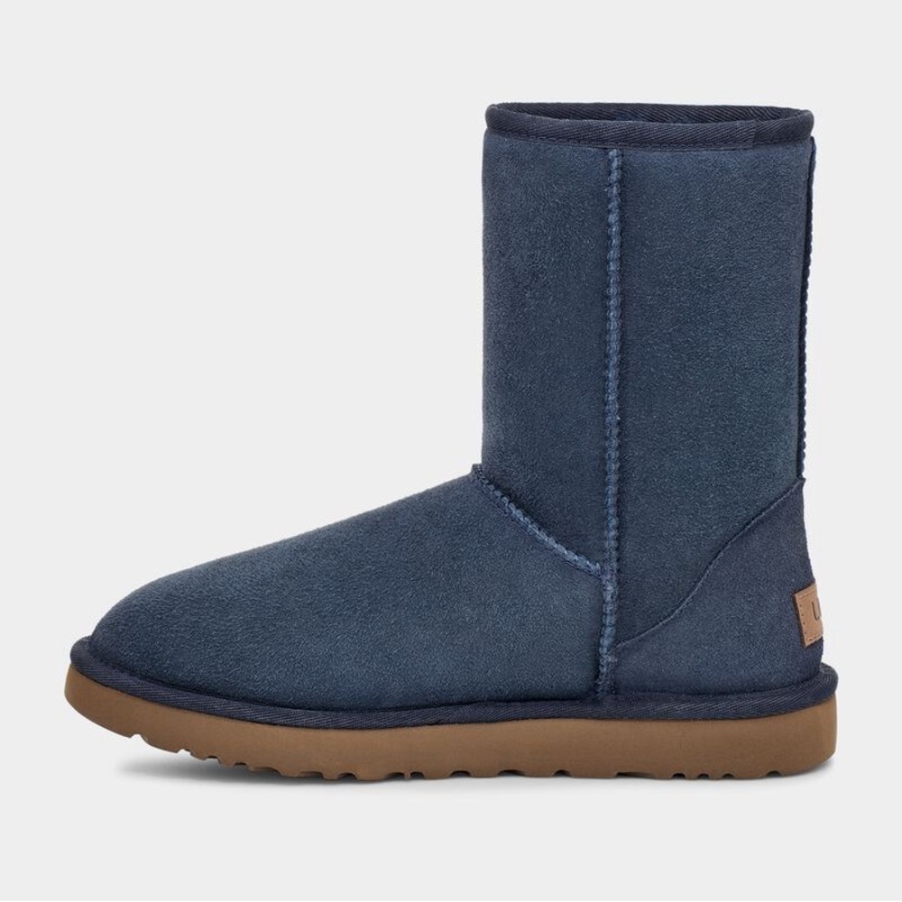 NWB UGG Classic Short II Navy Blue Sheepskin Shearling Lined Boot - Size: 5 - Picture 3 of 6
